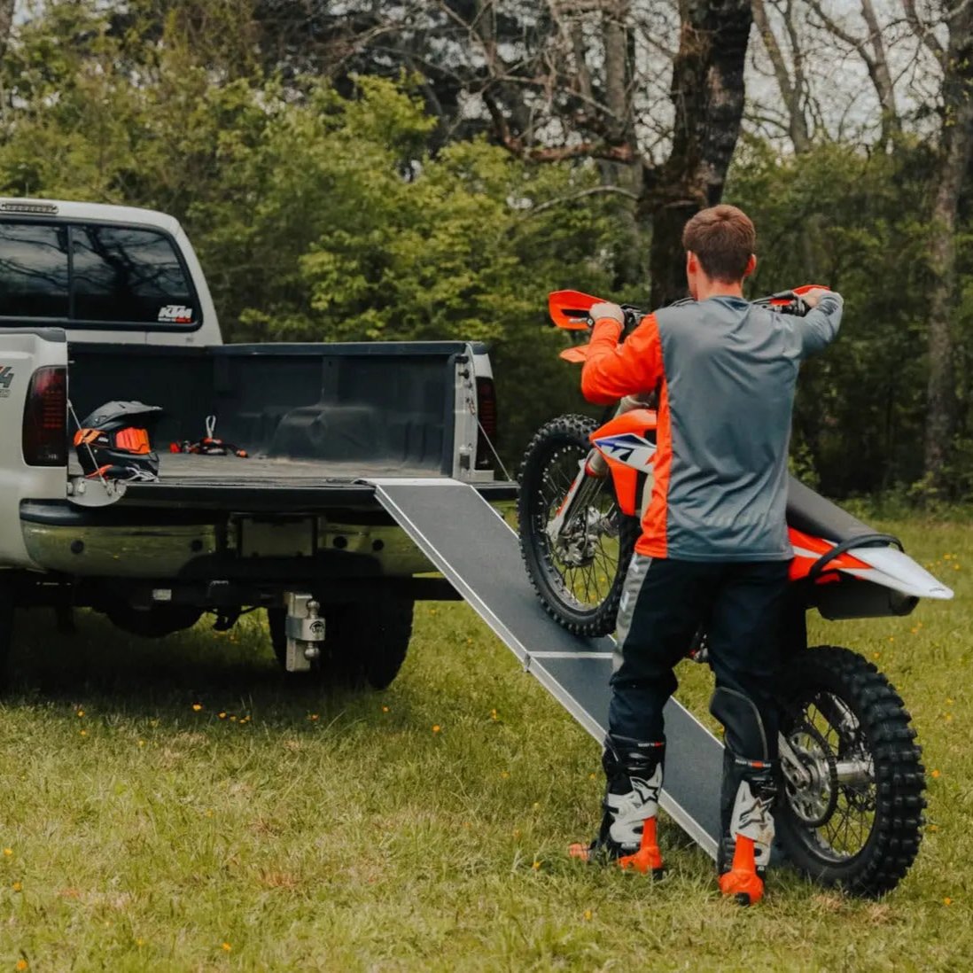 EZ-ACCESS TRAVERSE™ Folding Motorcycle Ramp EZ-Access