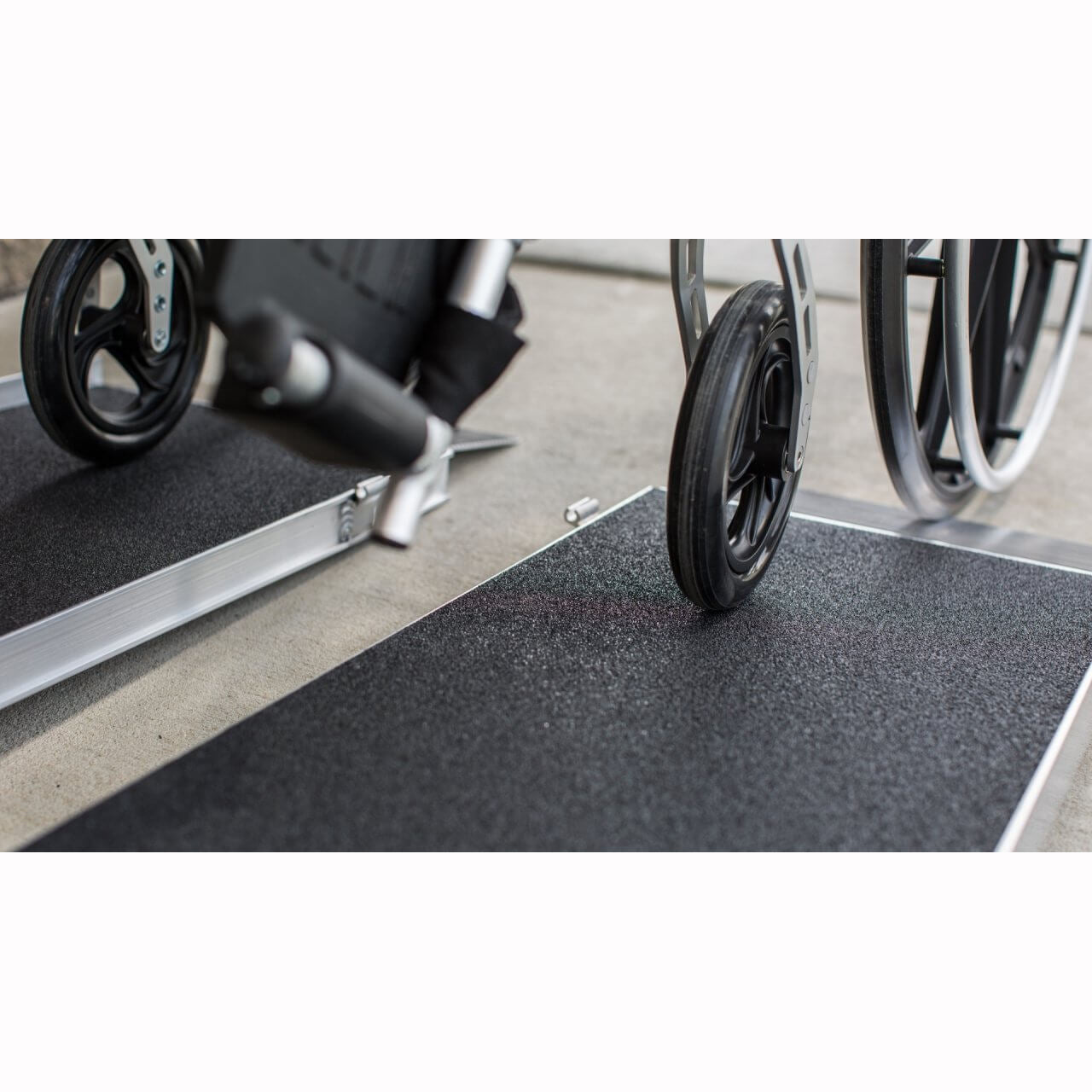 EZ-ACCESS® SUITCASE® Aluminum Singlefold AS Wheelchair Ramp (2 Foot)