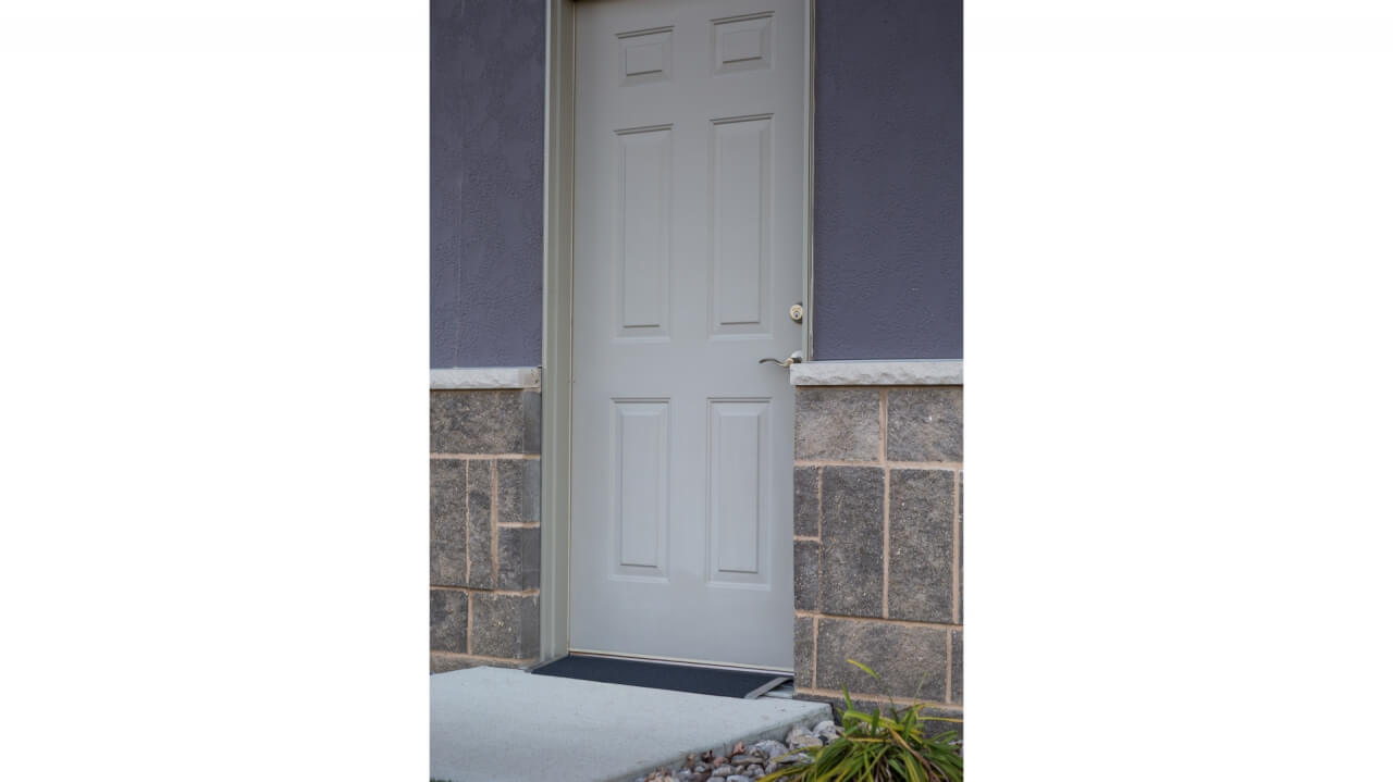 EZ-ACCESS® TRANSITIONS® Angled Entry Plate