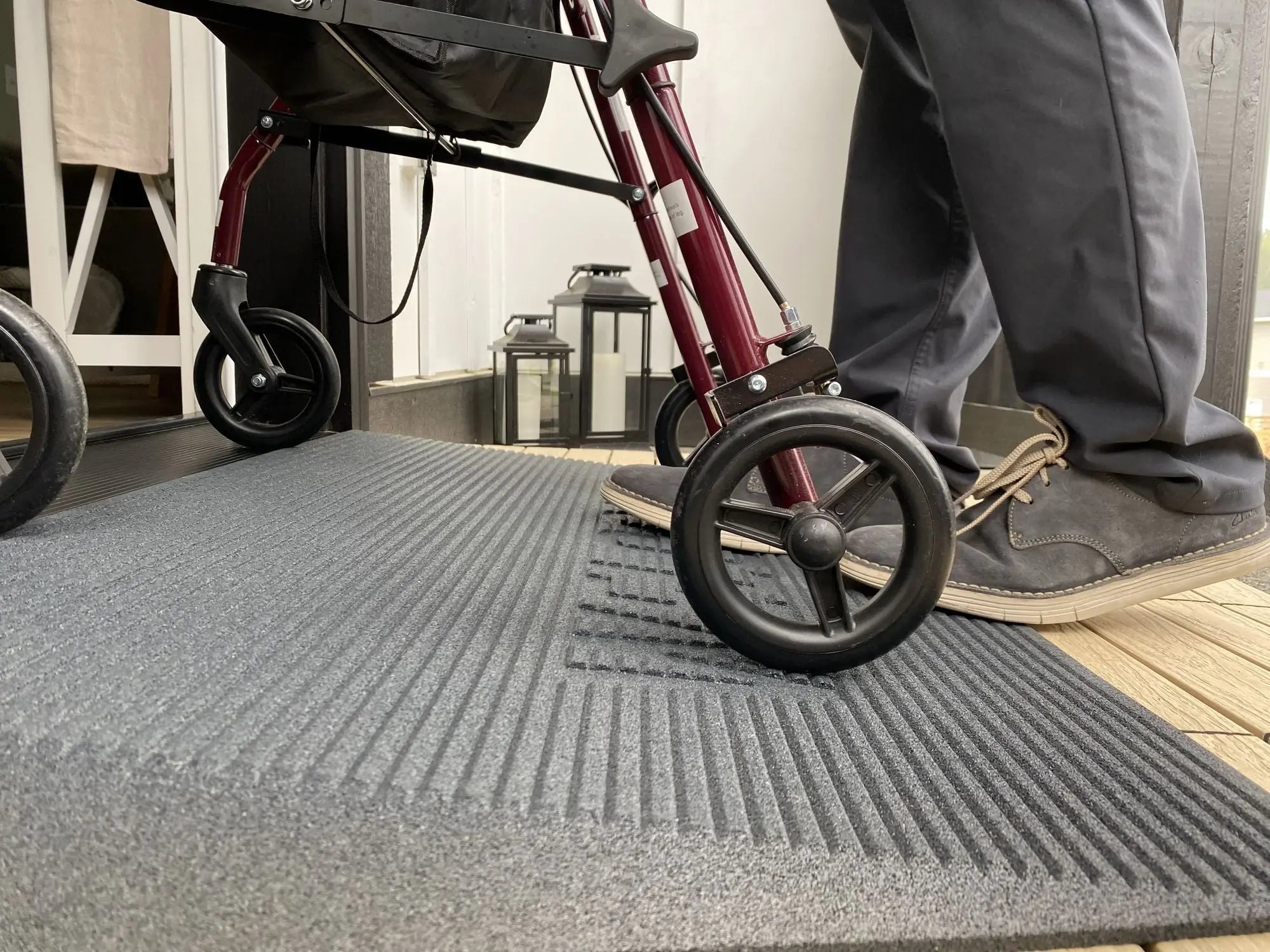 EZ-ACCESS® TRANSITIONS® Grey Rubber Angled Entry Mat (1.5 Inches) Ramp Pros