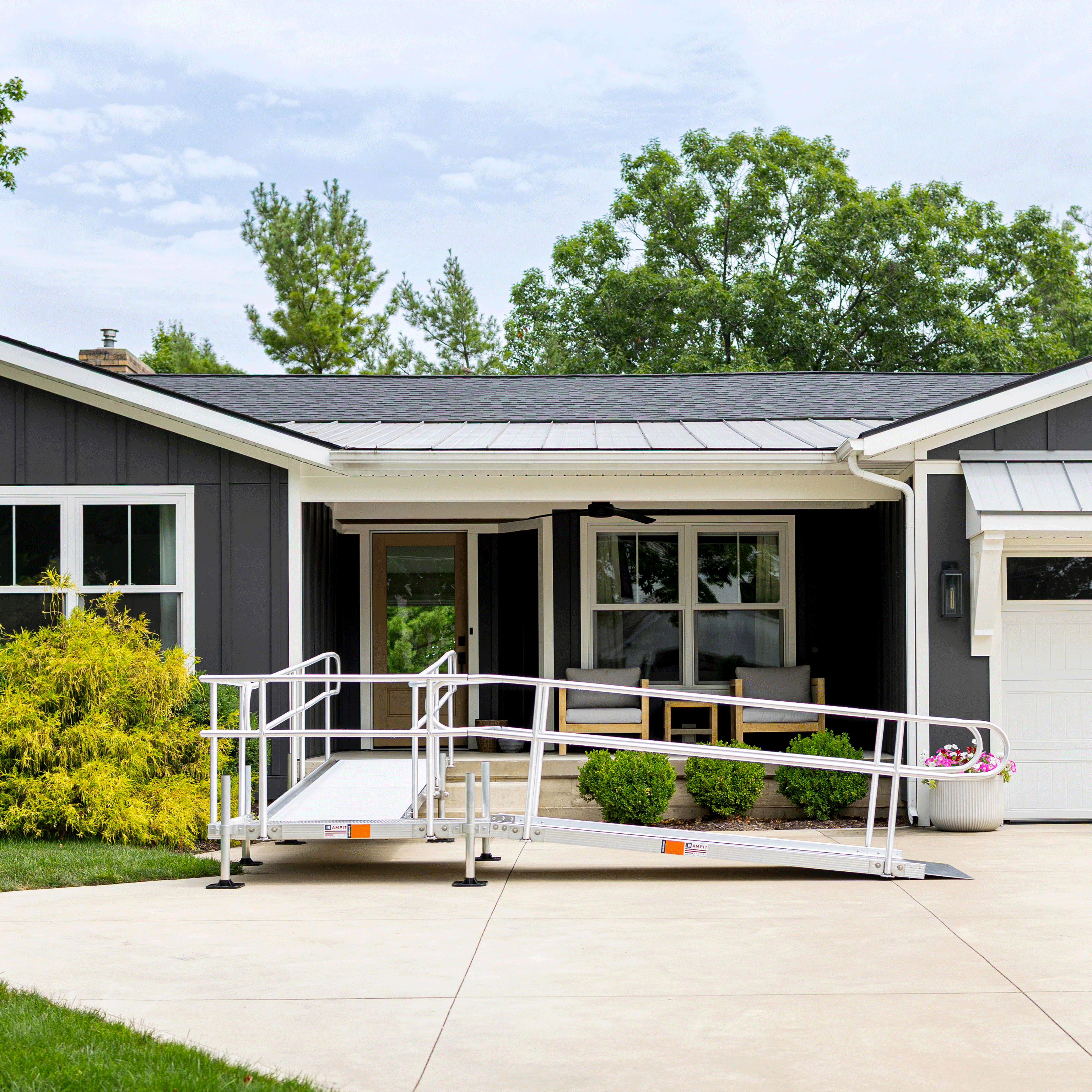 Rampit Independence Modular Ramp (w/ Handrails) 36 Inches Wide